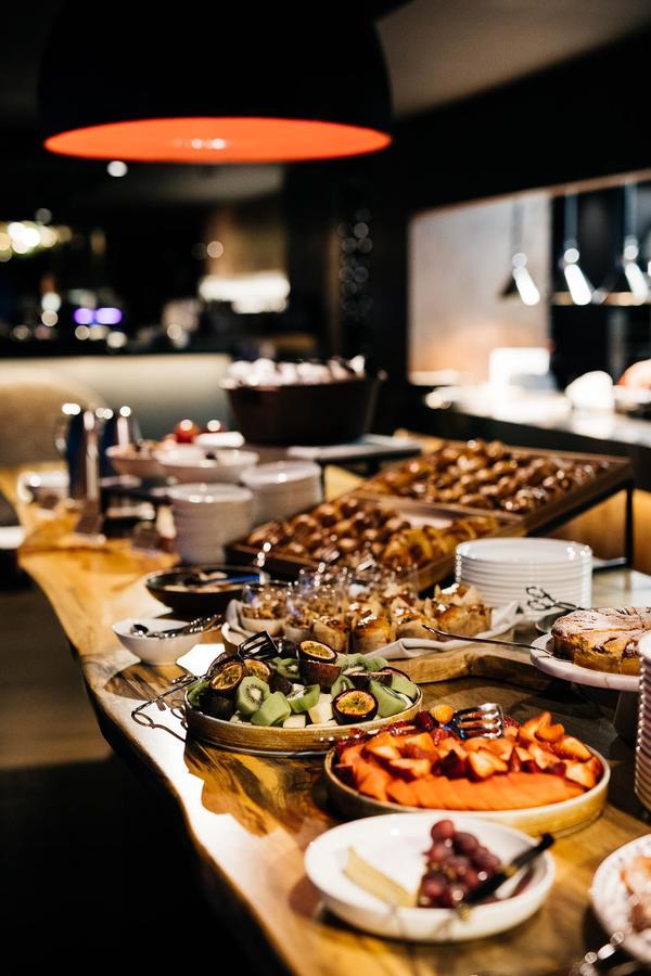 Macq 01 Hotel Hobart Luaran gambar A buffet at a hotel